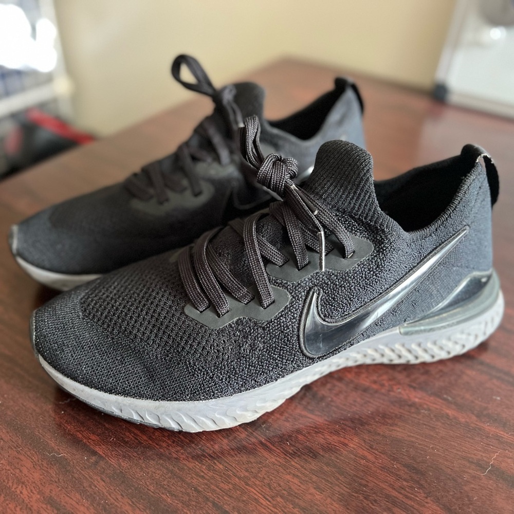 Nike Flyknit React Sz 10 Mens
